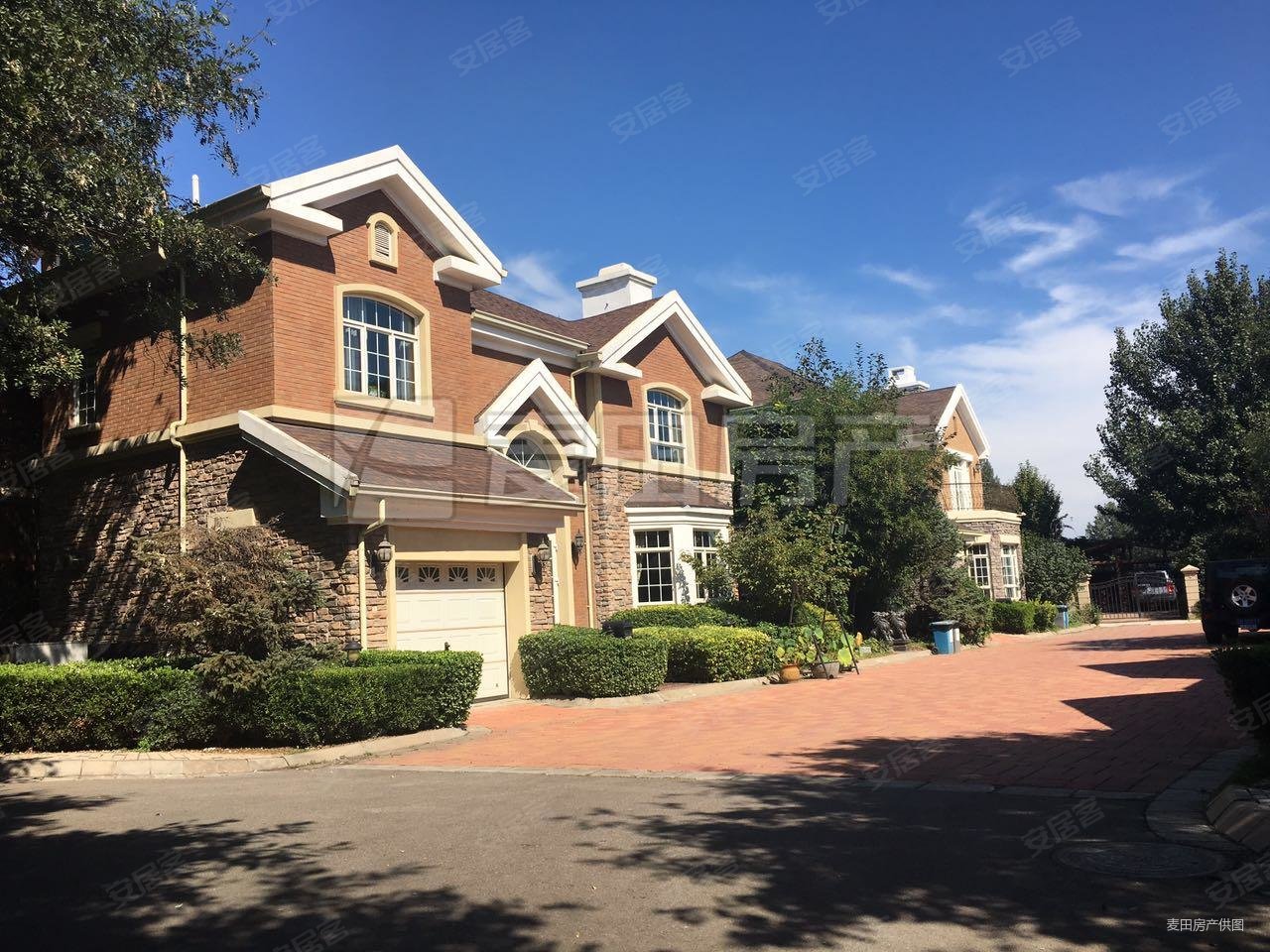 北京壹号庄园(东方普罗旺斯四期)5室2厅3卫125㎡南北1190万