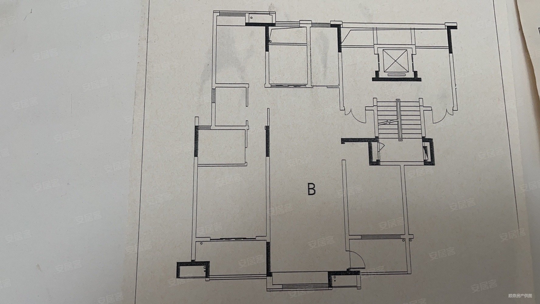 3室2厅电梯房五矿九玺台135平楼层好视野无遮挡