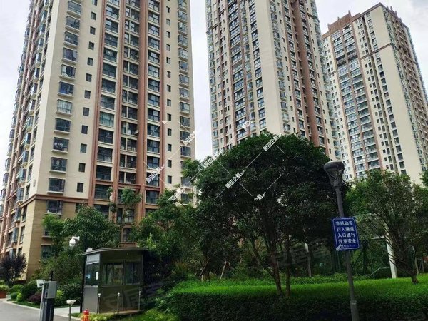 昆明西山前卫营润城八区润城八区 2室2厅1卫 南北通透 80平 精装修