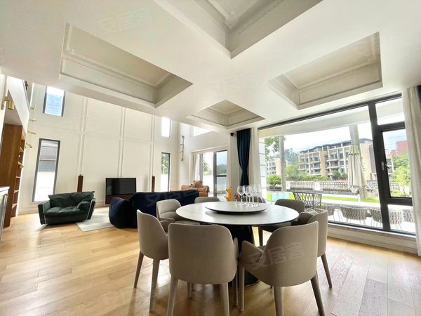 广州白云永泰白云堡豪苑(别墅)白云区全新装修独栋别墅. 花园300平.