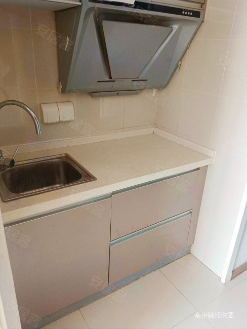 地铁7号线盛世公馆精装公寓采光好民用水电随时可看