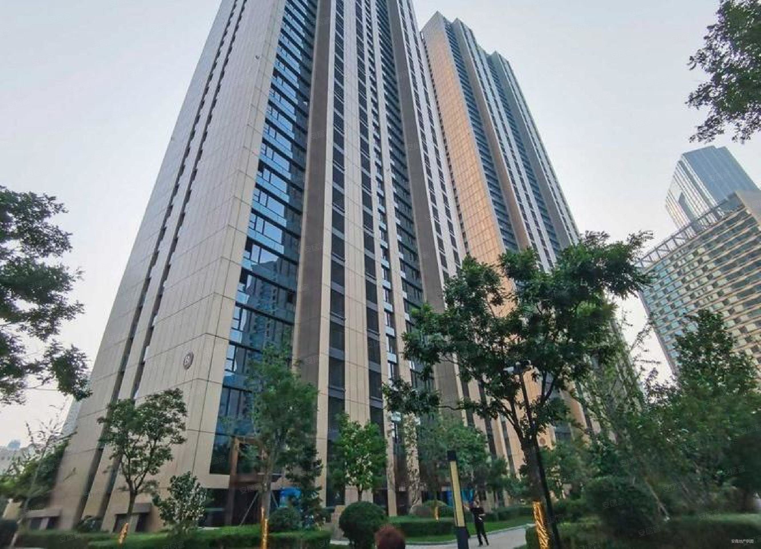 绿地达沃斯公馆现房一线海景房东港核心区位买房送家装