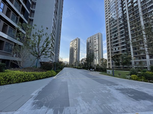 昆山玉山城南万科江湾澜庭品质万科江湾澜庭,绝美大3房,图片真实,随时