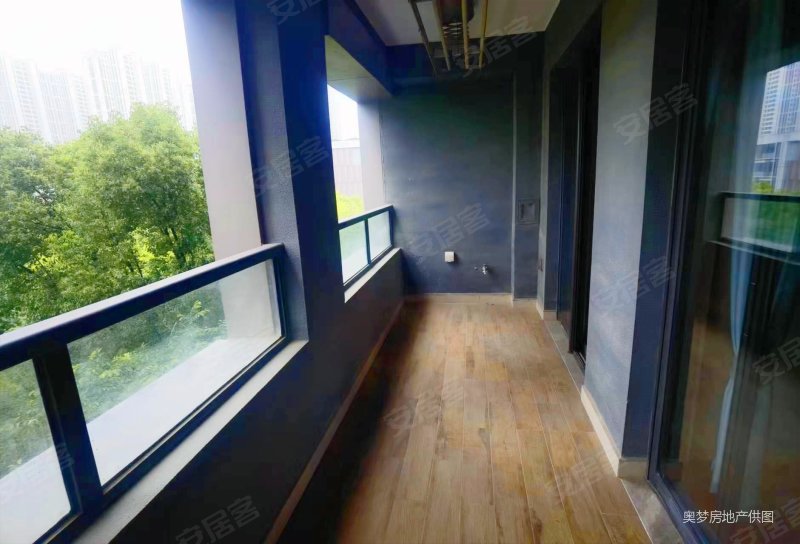 正荣润峯复式 使用面积大 四房三卫 二梯三户