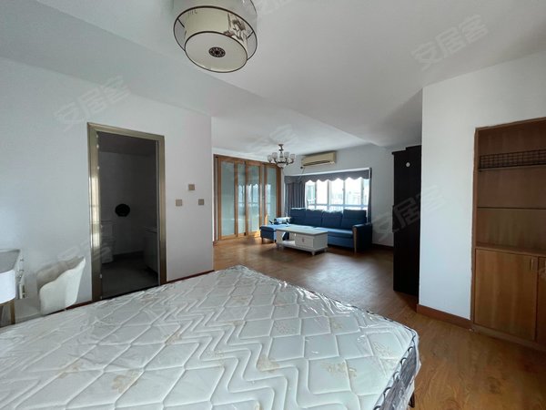 【多图】云峰花园,人民南租房,4房4个卫生间 带保姆间 仅租12500 高层