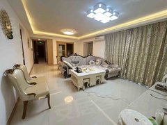 万科珠江东岸 欧式家具  精装修96平三房两卫，随时看房