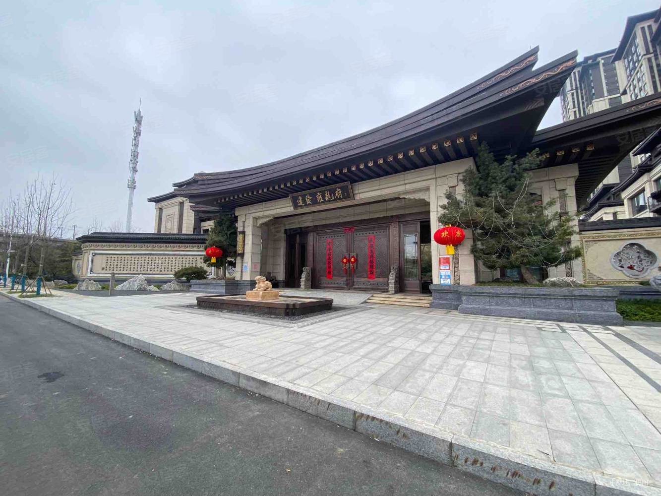 建发雍龙府3室2厅2卫116.7㎡南390万