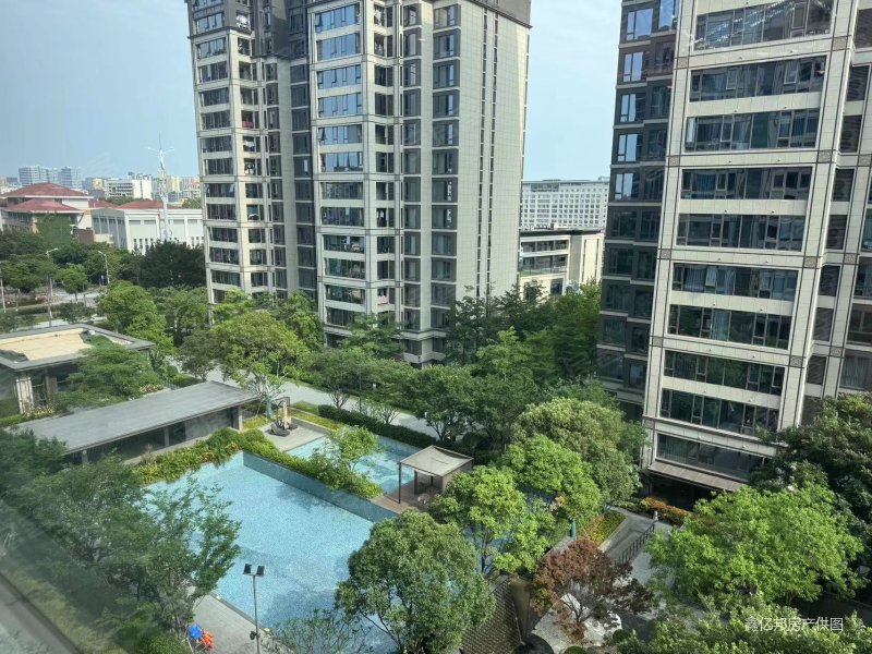 中骏天宸 豪装5房4卫 前后看中庭 一梯一户 带车位两个