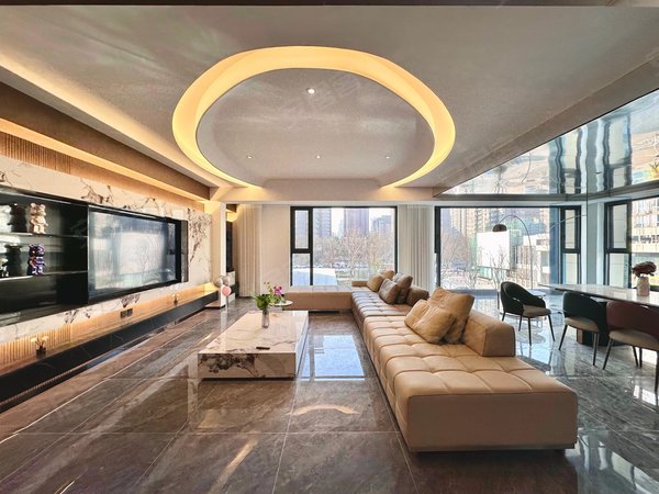 西安高新区科技路中段中华世纪城富春洋房300平大平层 全景落地窗