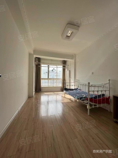 馨逸家园多层实用面积大精装修不动产证可贷款低价急售