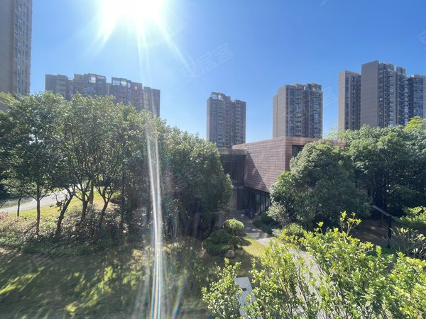 广州花都狮岭班芙小镇南向无遮挡,采光通透,初次放租拎包入住出租房源