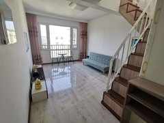 鞍山铁东师范学院东亚第一城  94平精装3室2厅1卫  带阁楼  带阳台出租房源真实图片