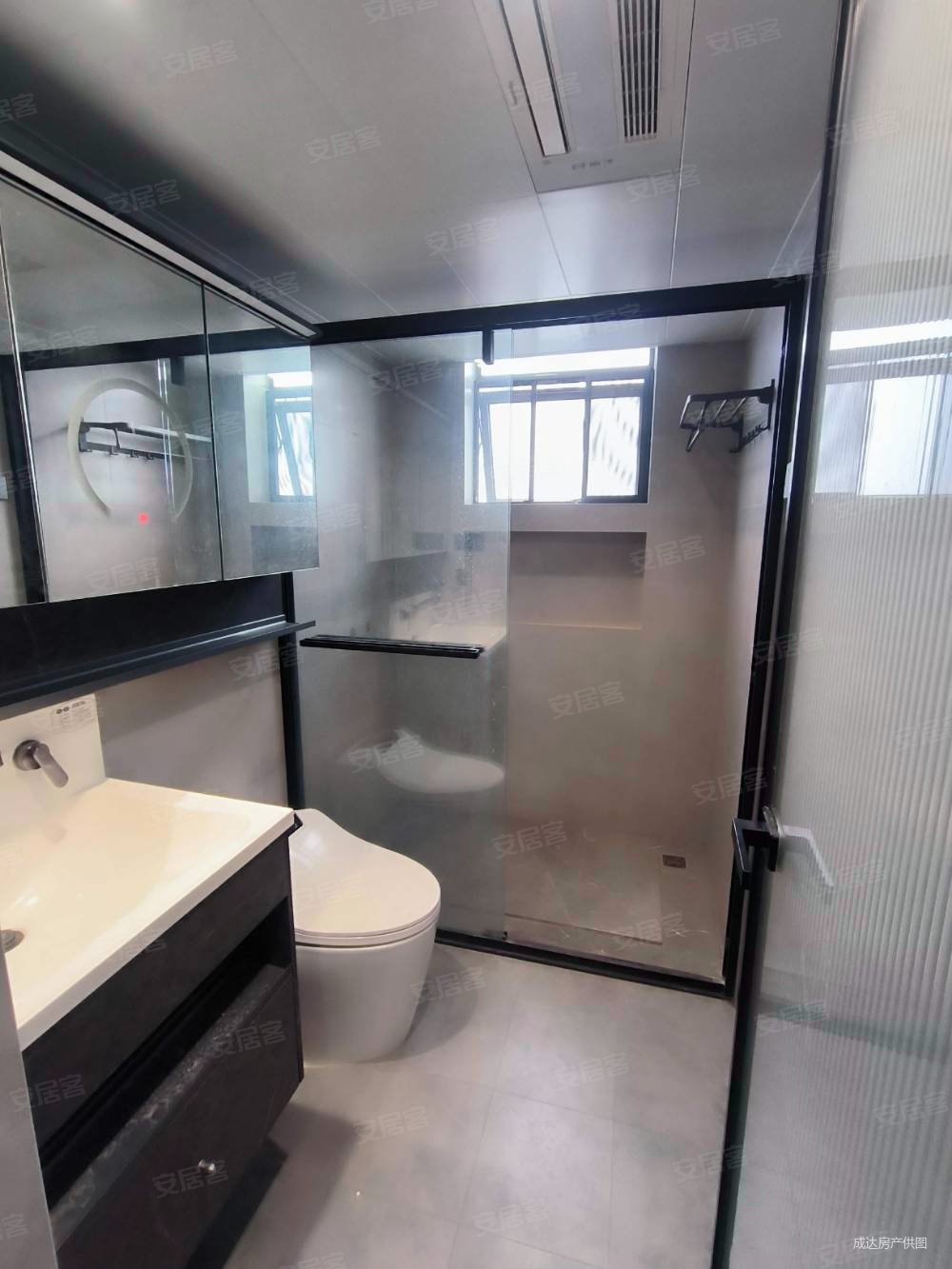 海馨嘉园3室2厅2卫134㎡南北105万