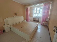 阿拉尔幸福路国际商贸城不夜城附近，低楼层两室两厅一卫，家具家电齐全拎包入住。出租房源真实图片