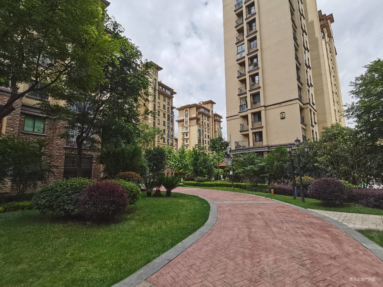 凯莱国际二期温馨两室新装关门出售正常按揭