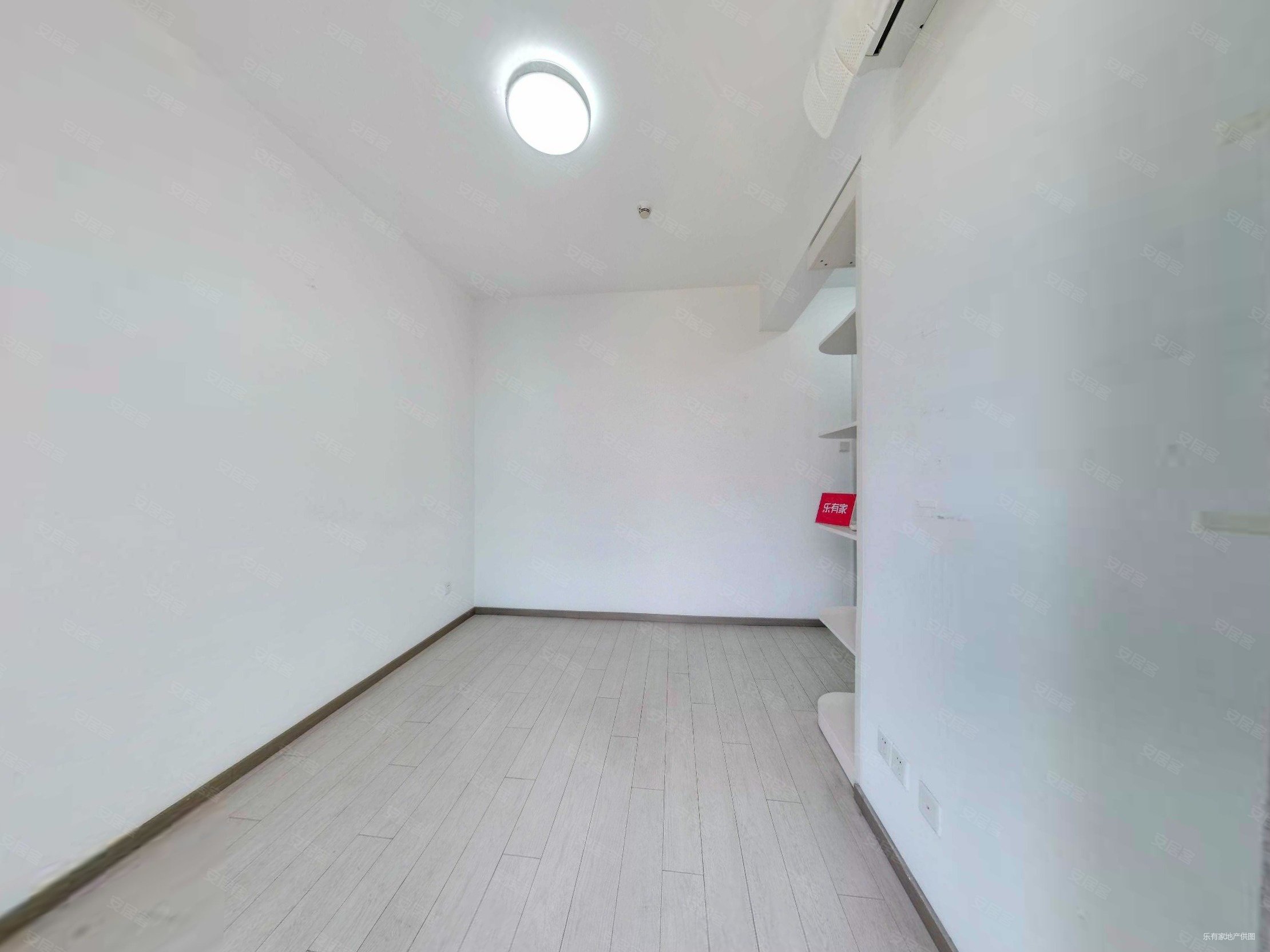 壹方中心1室2厅1卫52.28㎡东北779万