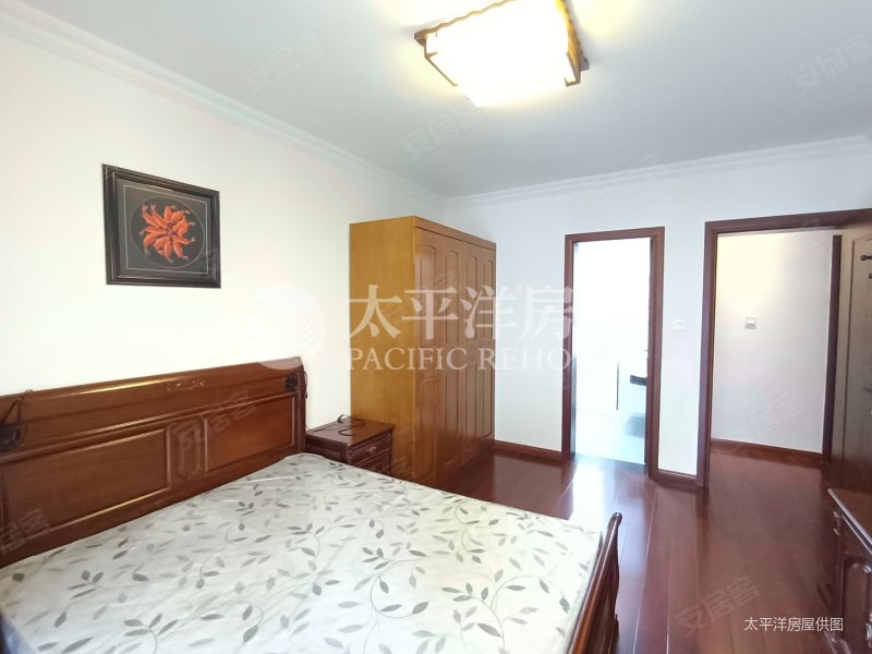 名都新城(二期)3室2厅2卫128.2㎡南813万