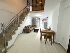 韶关武江工业中路1300元的汇展公寓电梯中层直达 房间有玻璃推拉门 车位充足出租房源真实图片
