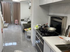 青秀区凤岭南两房一厅拎包入住，1700急租，急租