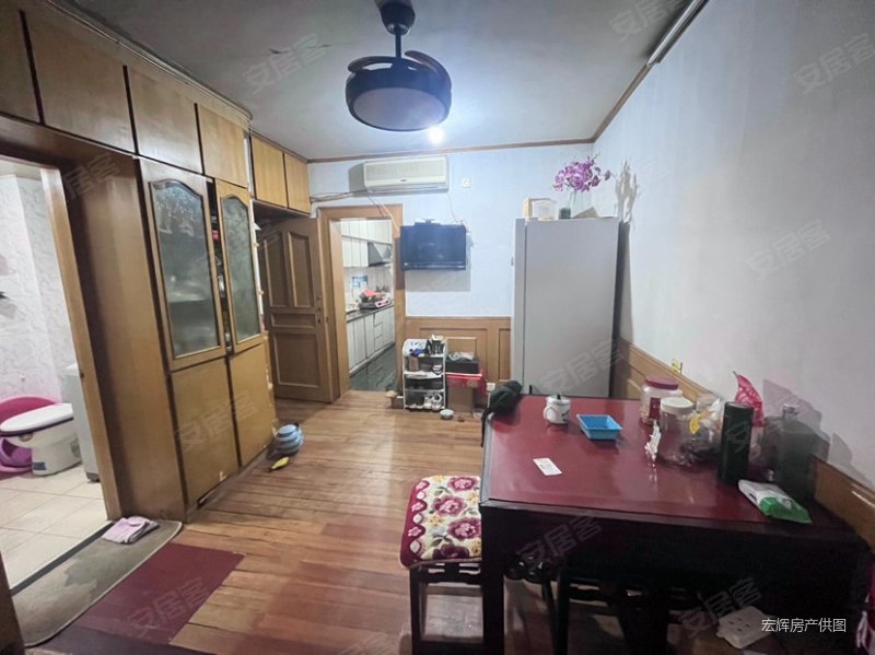 大华二村1楼双南双天井采光还可以生活便利看房方便