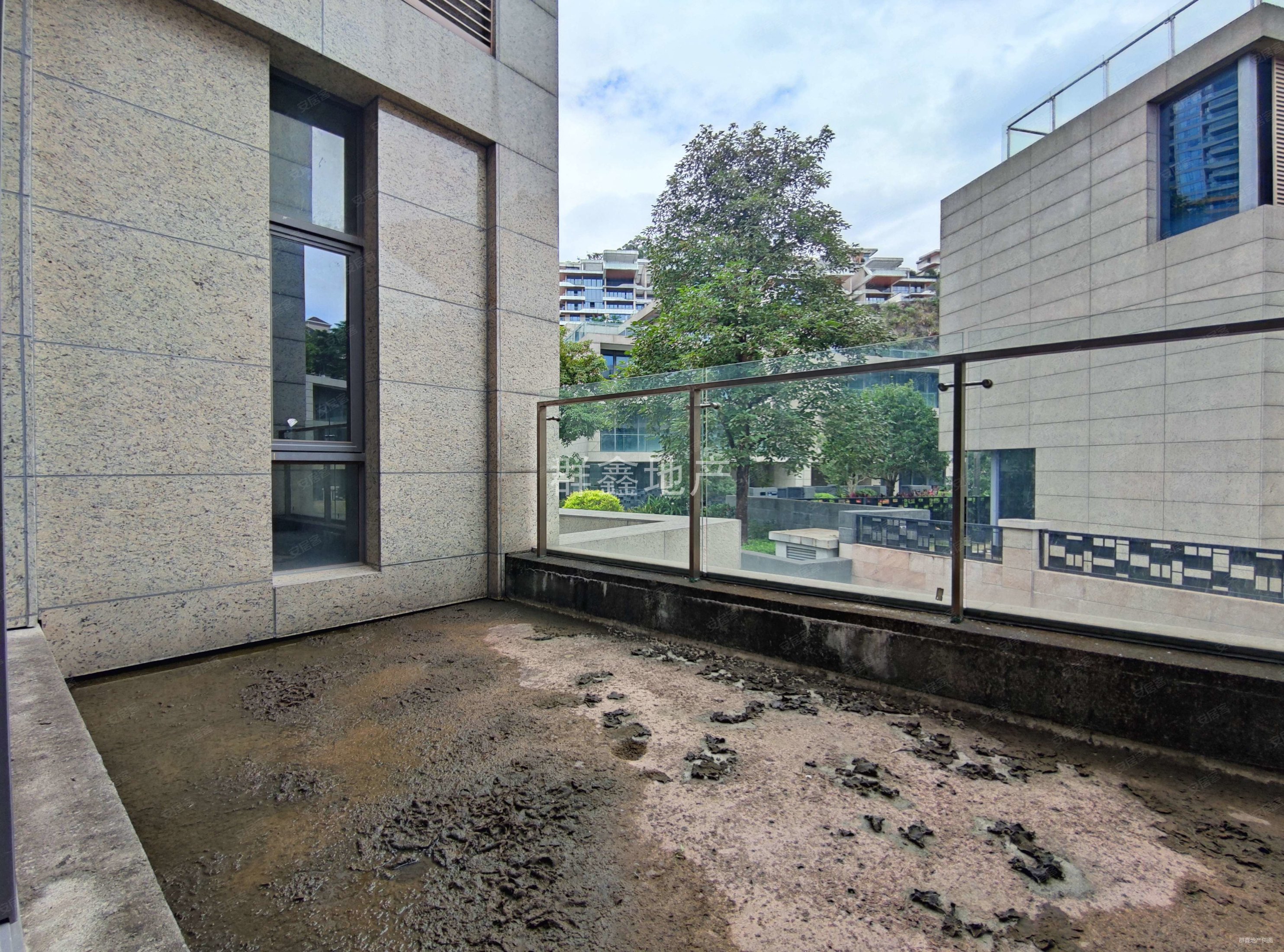 越秀宏城花园6室2厅5卫289.36㎡南北6800万