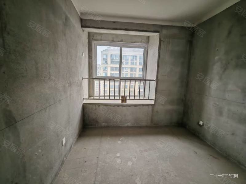 融创玉园4室2厅2卫147㎡南北92万