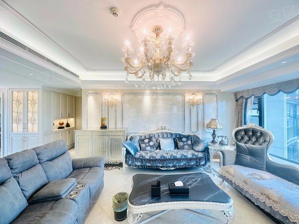 深圳南山华侨城香山美墅云颂280万豪华装修 带独立衣帽间 主卧带浴缸