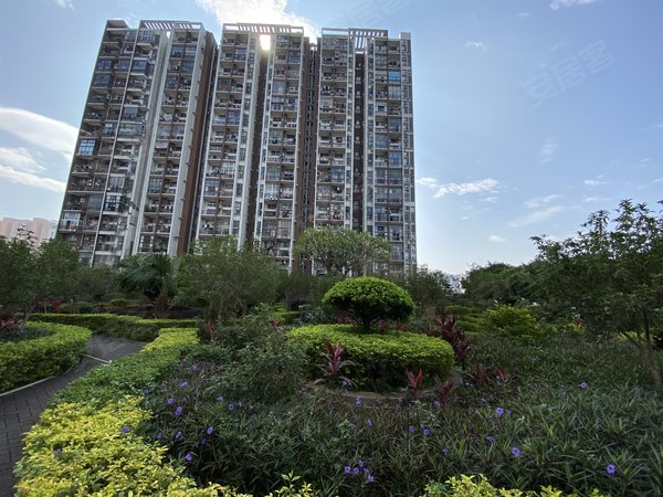 广州白云广州大道北合一国际同和地铁口 业主急租 小区精装两房 自带