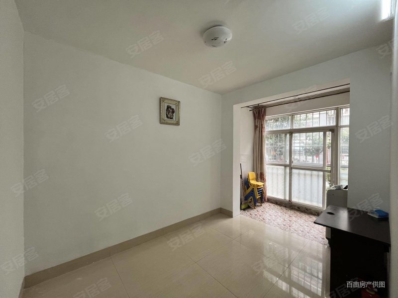 柳北北雀路正3房2厅一楼带花园户型方正拎包入住