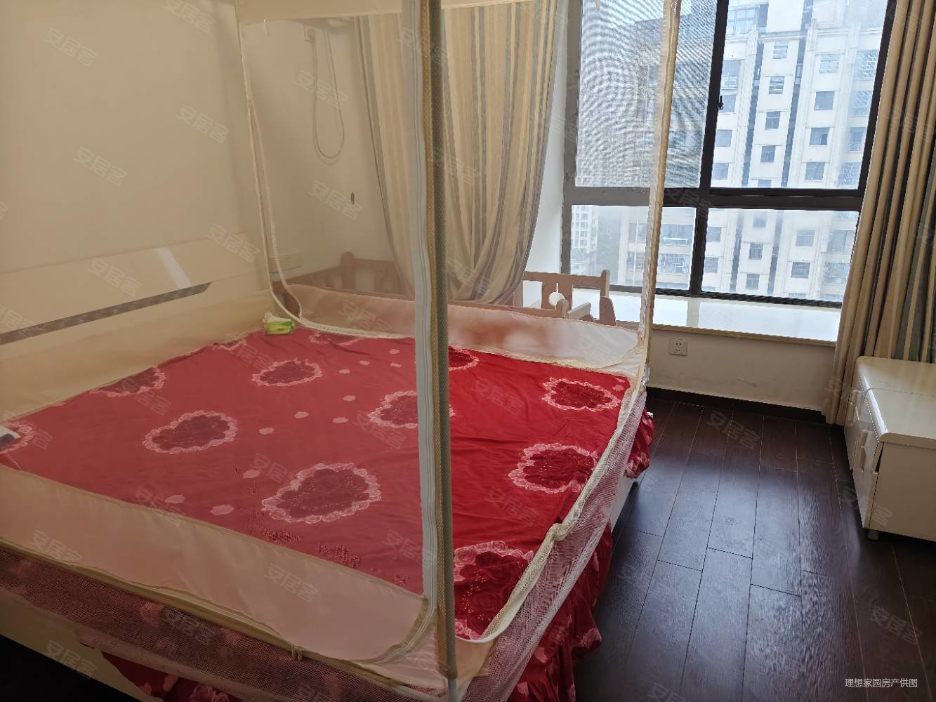百盛名仕府(西区)3室2厅2卫125㎡南北79.6万