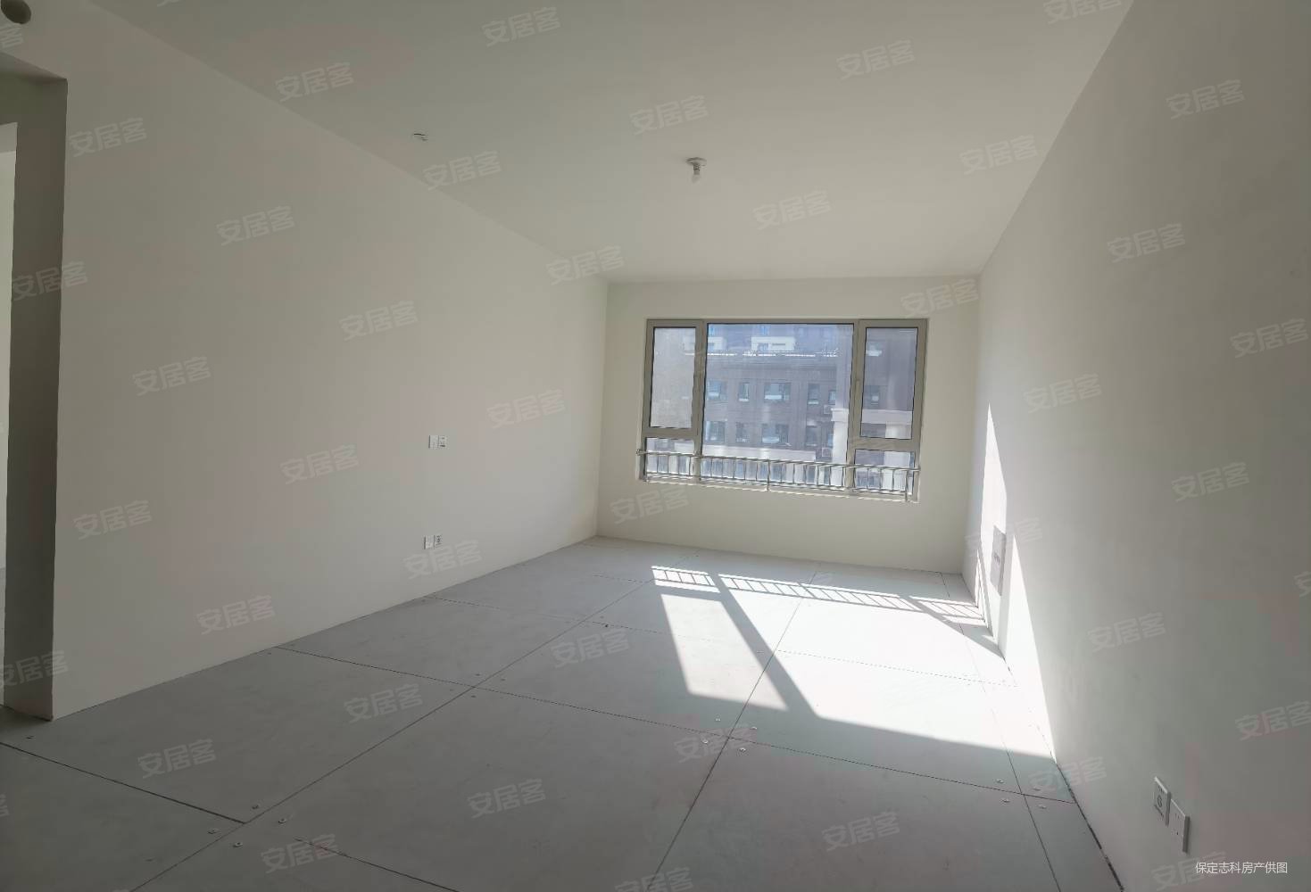 御景风荷3室2厅2卫133.64㎡南北119.8万