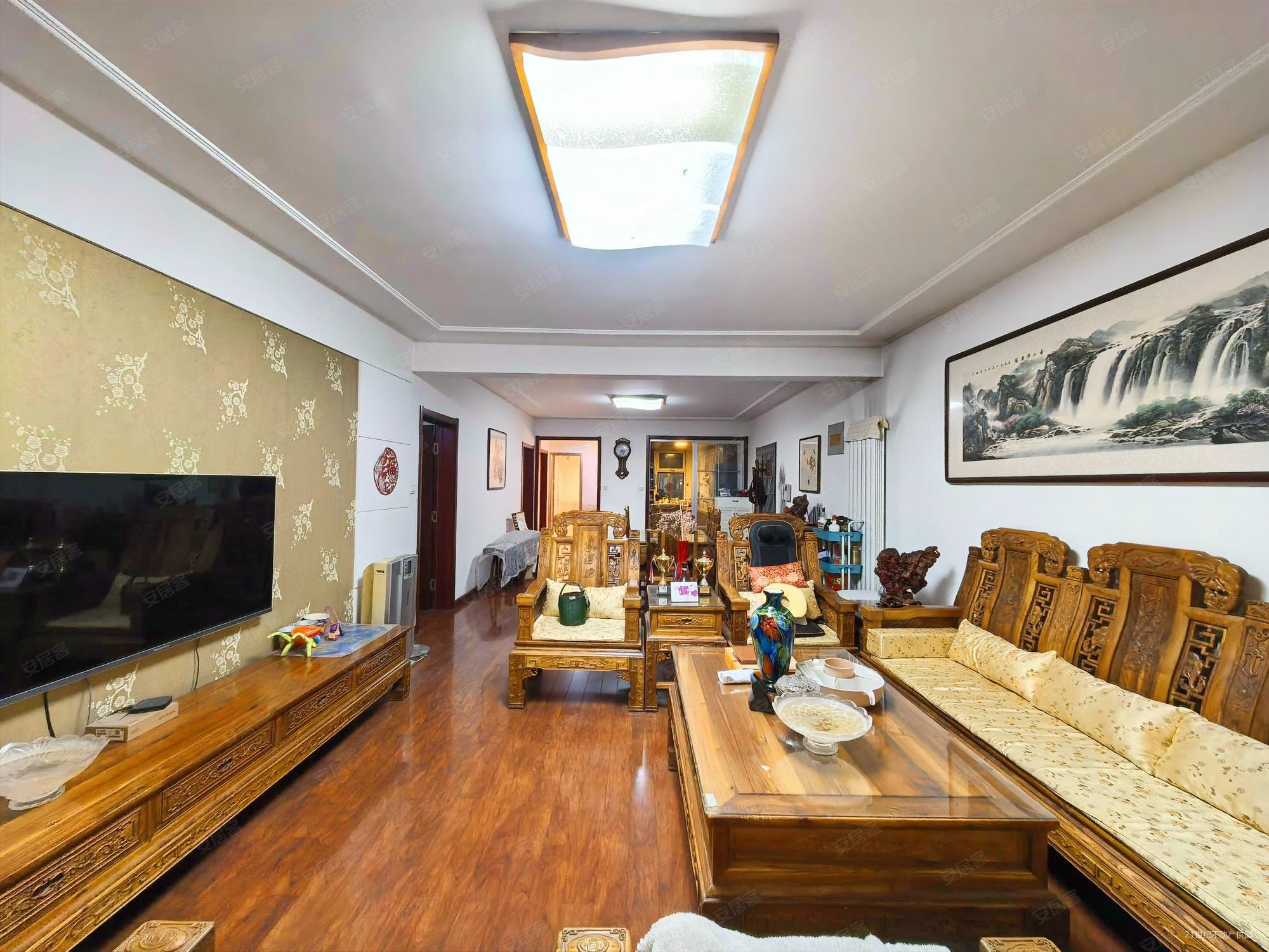 盛世天骄花苑3室2厅2卫158㎡南北210万