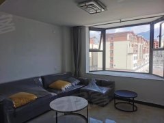林芝巴宜民俗步行街云景公寓精装全配复式一室一厅1500一个月出租房源真实图片