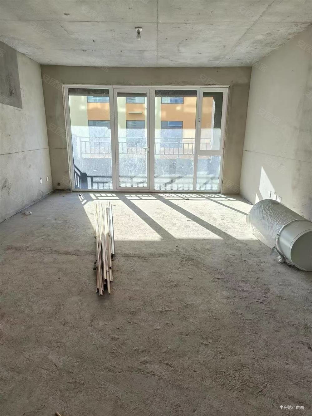 京博翡王府4室2厅2卫150㎡南北98万