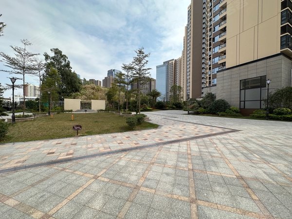 深圳龙岗万科城信义君御山居杨美小区三室两厅两卫精装电梯小区出租