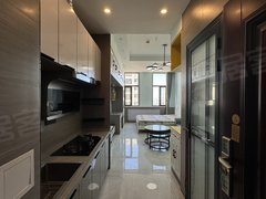 庆阳西峰西峰城区拎包入住！精装公寓！繁华地段万辉国际 ！六中附近！出租房源真实图片