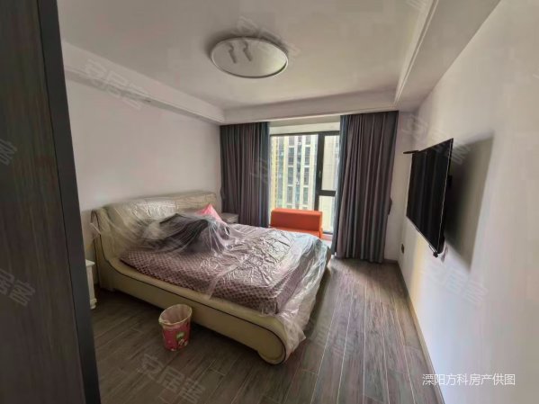 特价急卖,金峰又一城豪华装修,房东很少住,中央空调地暖都有