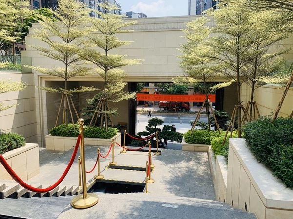 东莞凤岗凤岗中心中海云麓公馆中海云麓公馆花园,豪华装修四房出租