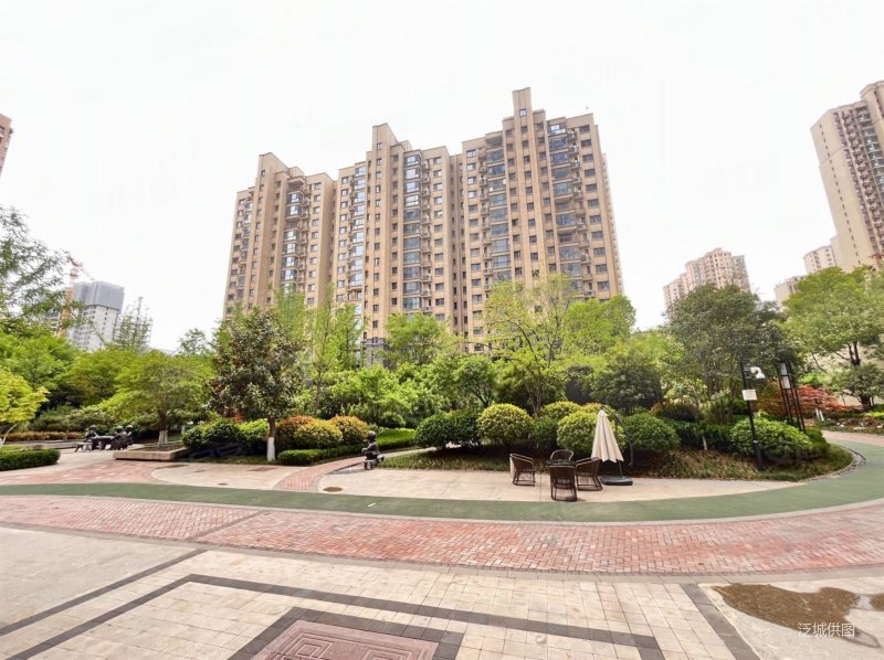 高楼层采光充足,万达天樾二手房,400万,3室2厅,2卫,130平米-西安安居