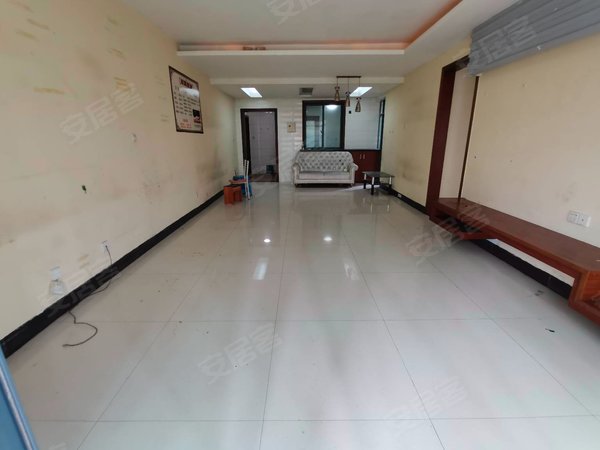 对面 楼下地铁口 德瑞花园空房 精装三房 适合办空美容出租房源真实