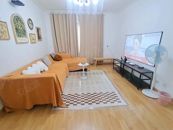 市中心五华区政府对面胜利堂广场旁省中医院后面电梯房精装