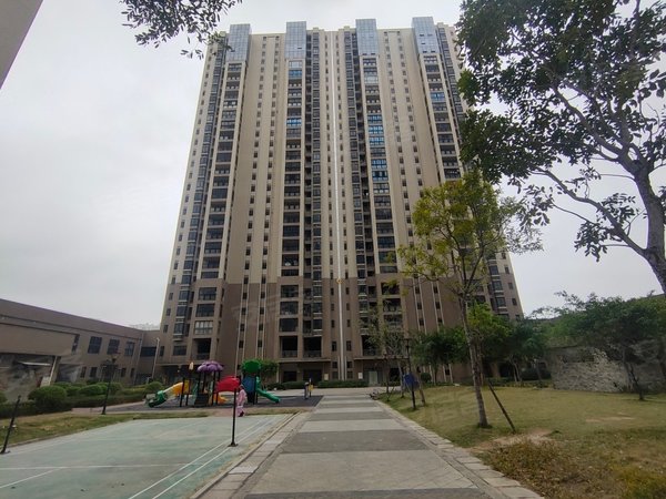 泉州晋江世茂御龙湾嘉豪御景雁山花园旁 嘉豪御景单身公寓 精装高层