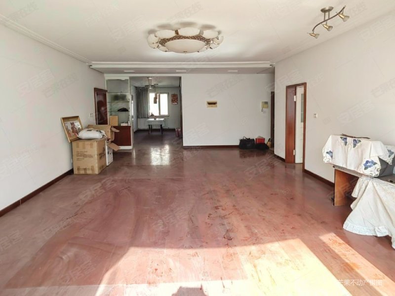 沈阳房产网>沈阳二手房>皇姑二手房>陵东二手房>御林家园>800_600