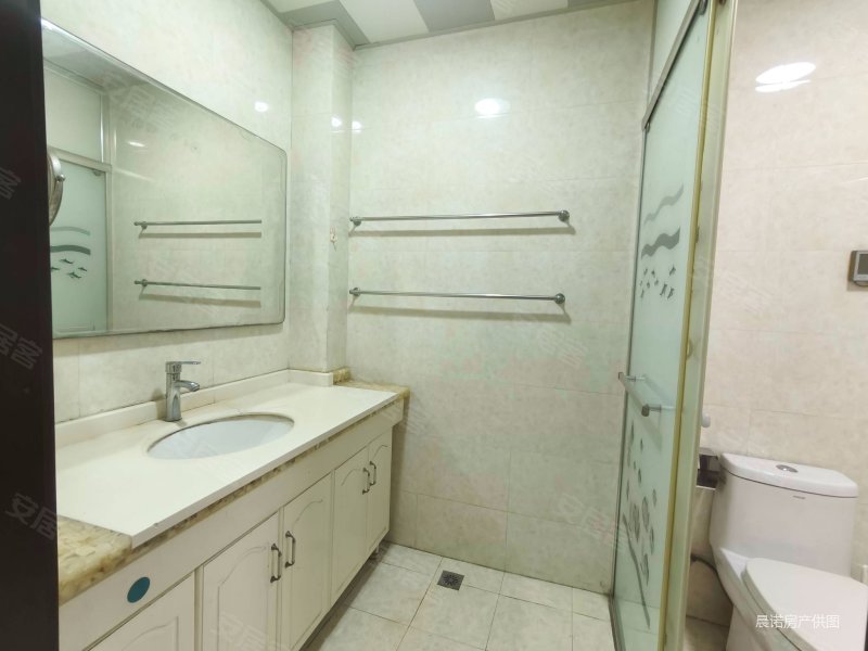 单价1万花园洋房三房两卫中大青山湖花园得房率高看房密码锁七里