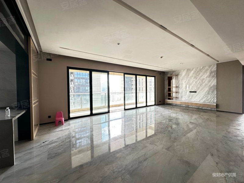 一环芯 俊发逸天峰 中间楼层 大平层 全新无人住过随时看房