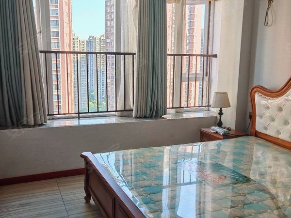 温莎公馆三室两卫季付1300可电梯车库