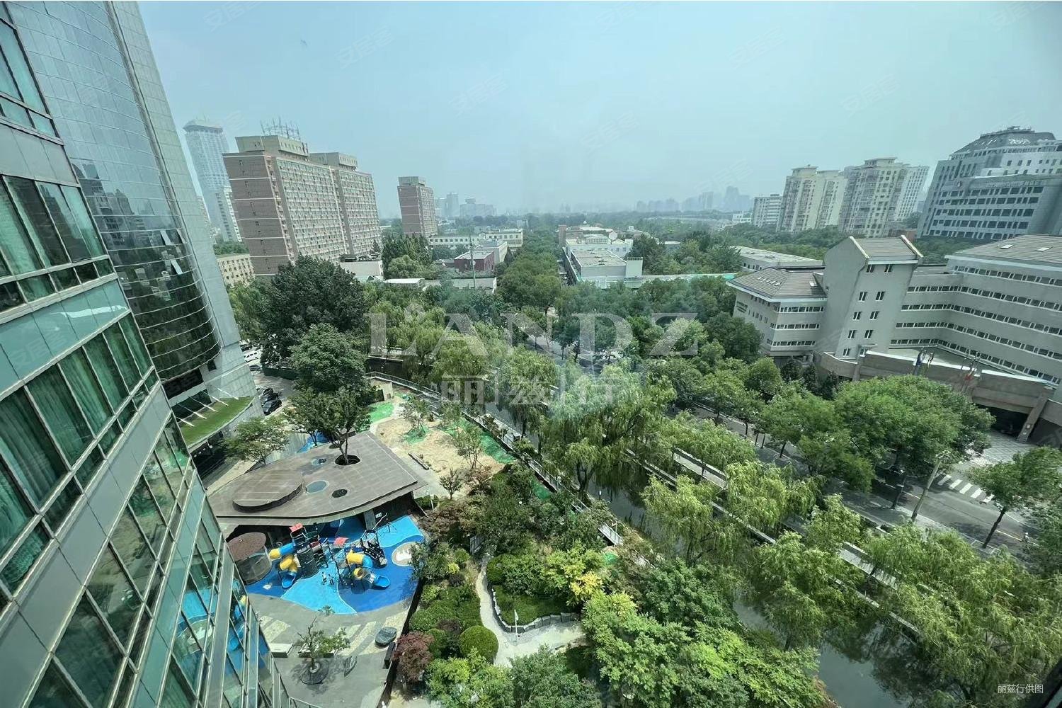 梵悦万国府3室2厅3卫237.89㎡东0万