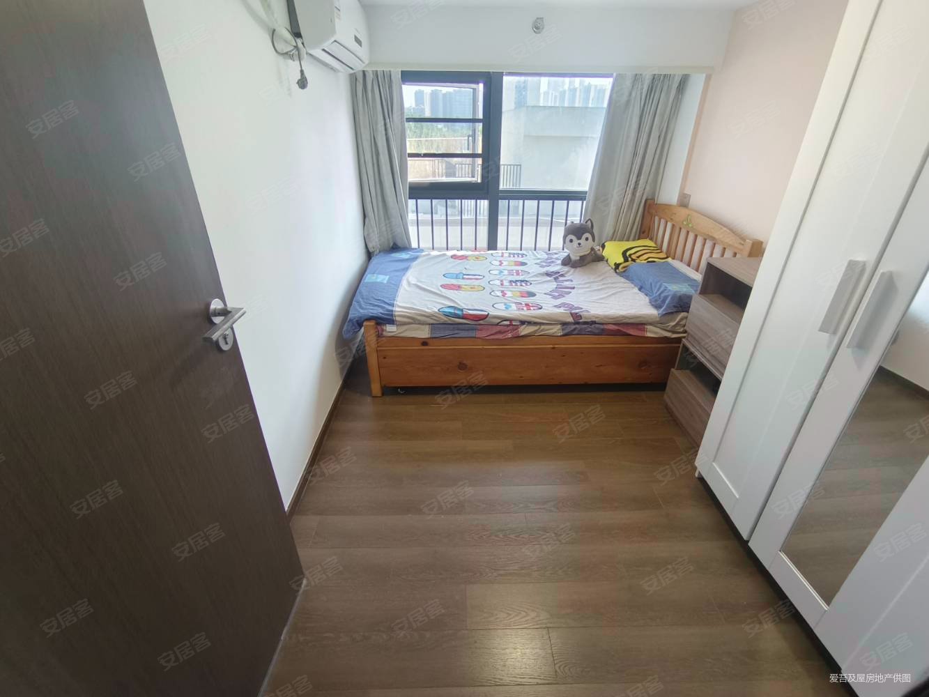 融创玖玺台(商住楼)3室2厅2卫61.35㎡东北58万