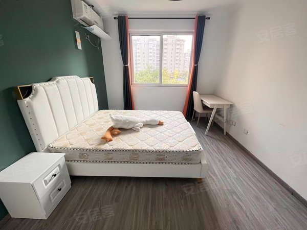 上海闵行浦江滨浦新苑六村精装全配 南北通透 近联航路地铁站 押一付