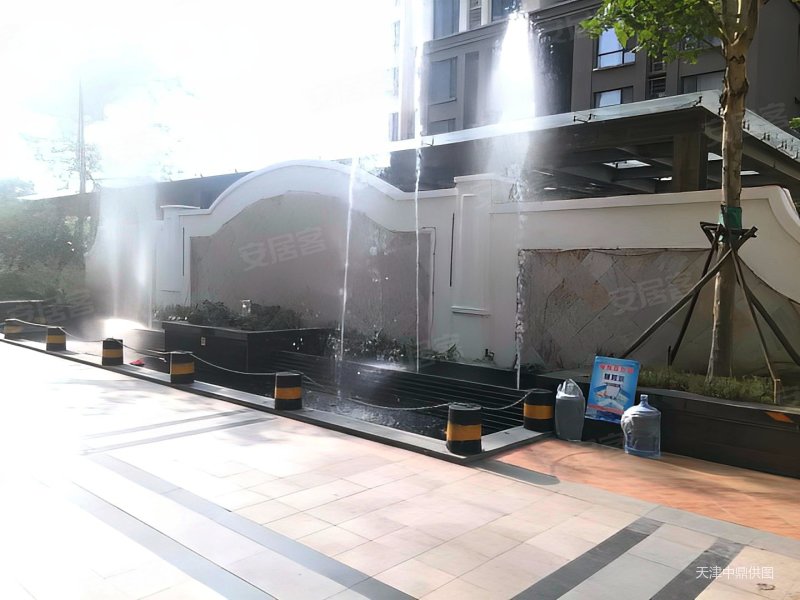 降降降 房主改善急售中海精装一室 阳面 出门就是公交地铁,中海御湖翰